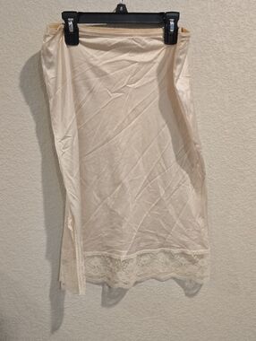 Vintage J.C. Penney Lace Trim Half Slip - Beige Nude - Small 8-10